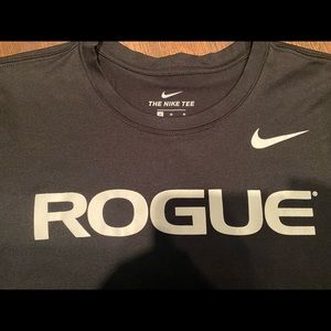 Men’s Rogue brand long sleeved performance T-shirt. Size medium